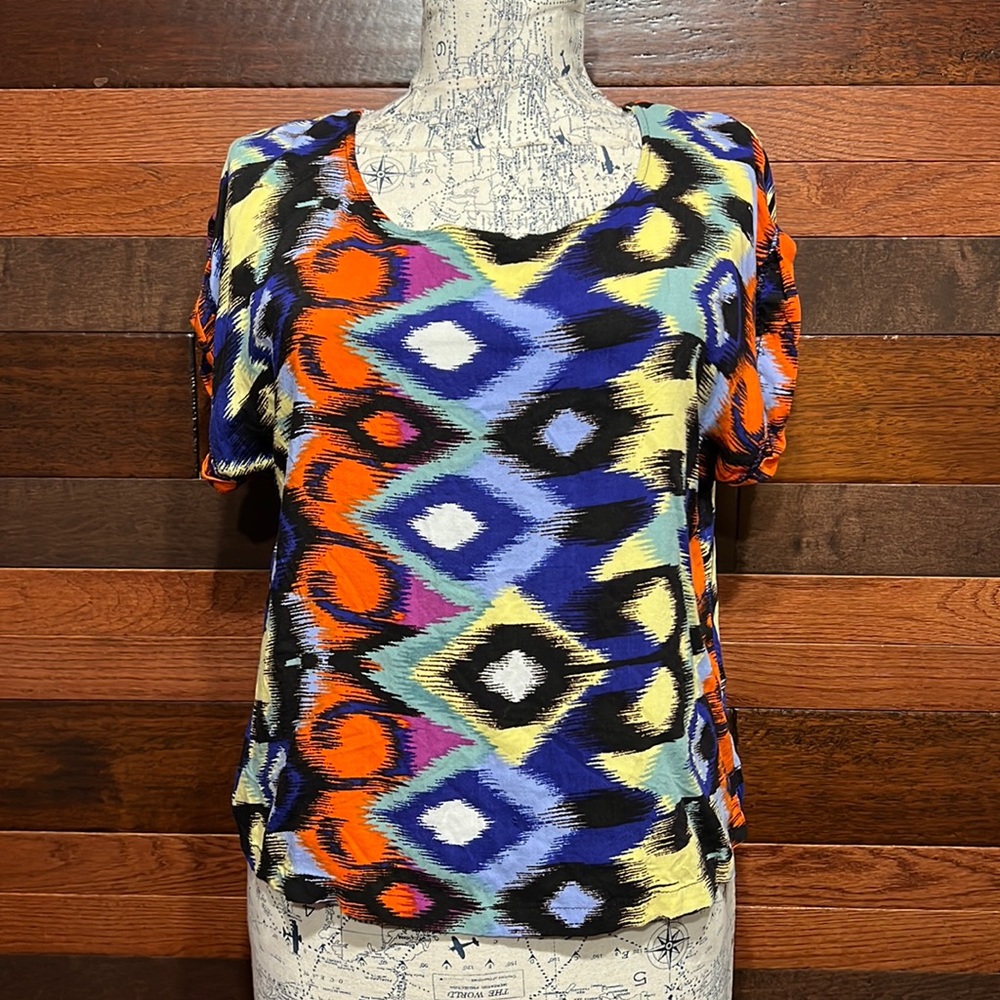 No Boundaries Scoop Neck Cap Sleeve Geometric Pattern Blouse